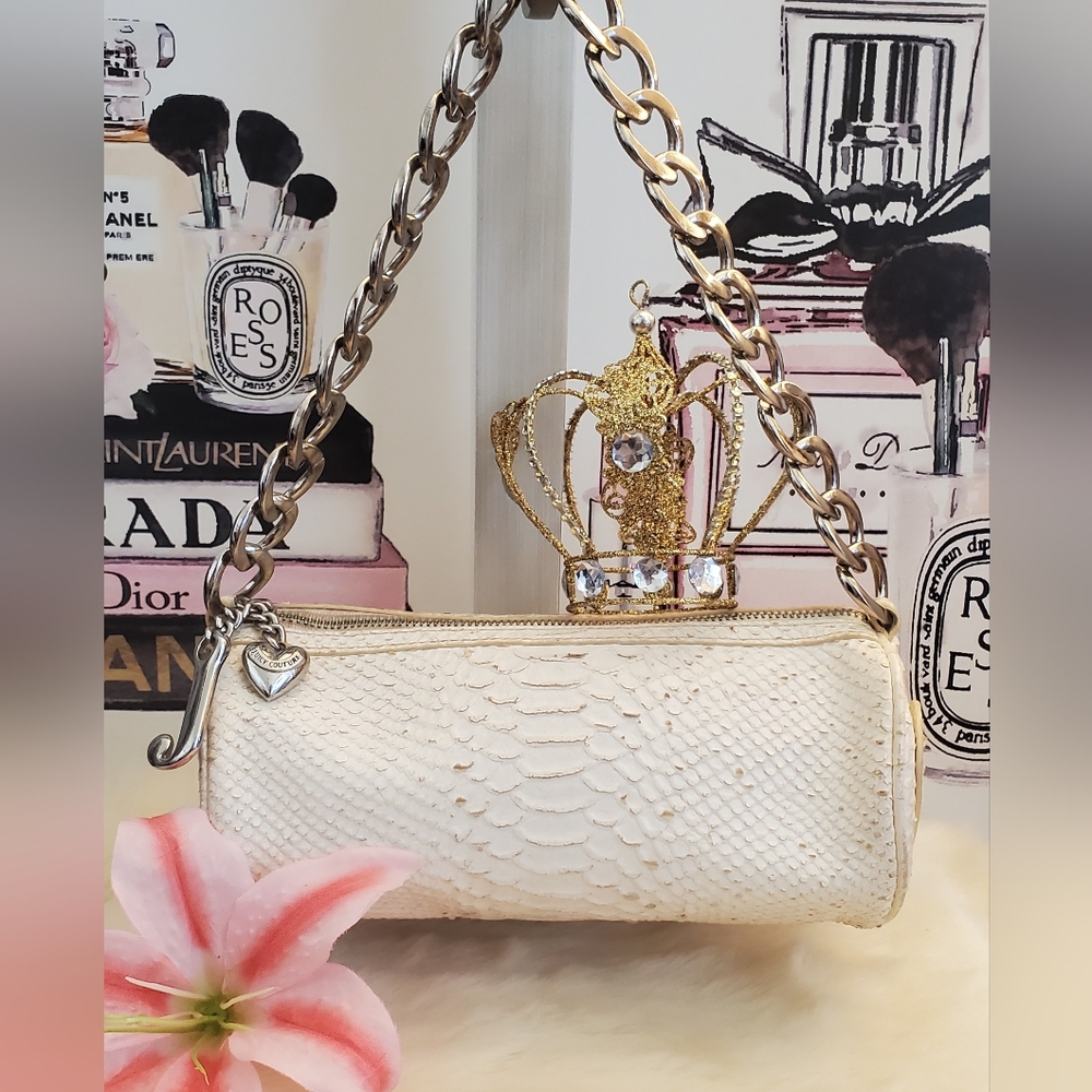 ***SOLD****Vintage* Juicy Couture Vintage White Barrell Handbag!